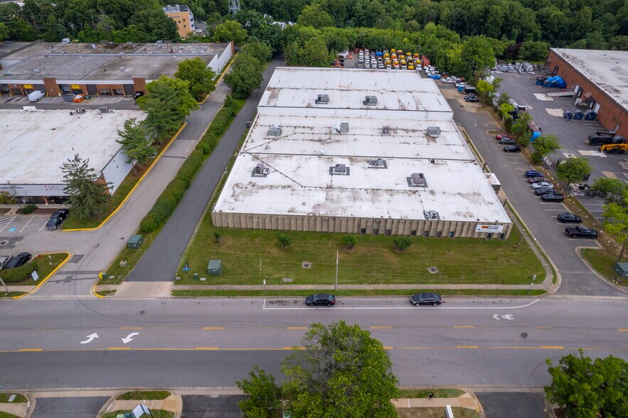 More Photos Of 5731 General Washington Dr, Alexandria Distribution For Sale
