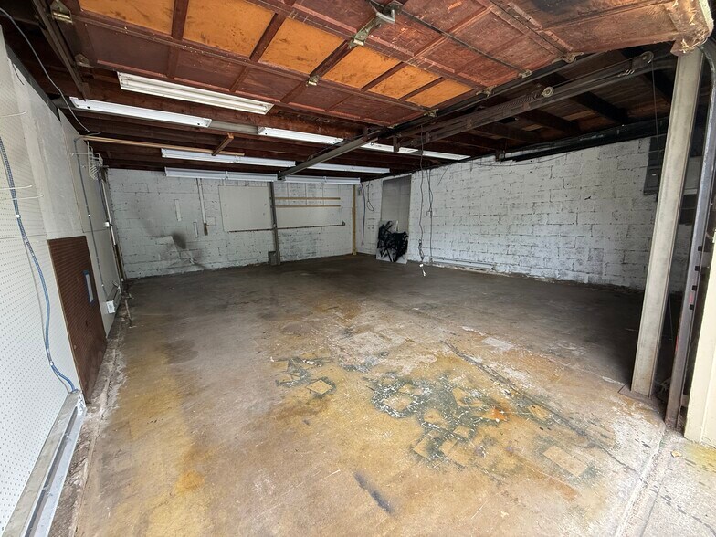 Primary Photo Of 596 Barrett Ave, Haverford Industrial For Lease