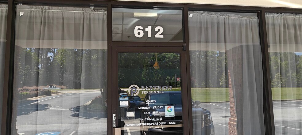 More Photos Of 600-634 Eagles Landing Pky, Stockbridge Storefront For Lease