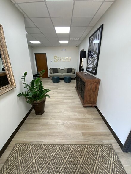 More Photos Of 9002 N May Ave, Oklahoma City Office For Lease