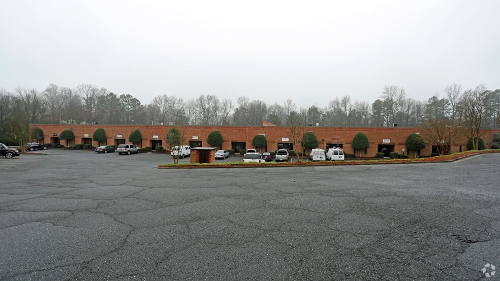 More Photos Of 6012 Old Pineville Rd, Charlotte Light Distribution For Lease