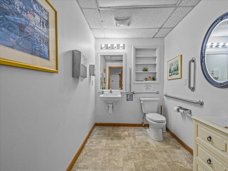 More Photos Of 200 W Town St, Norwich Office For Sale