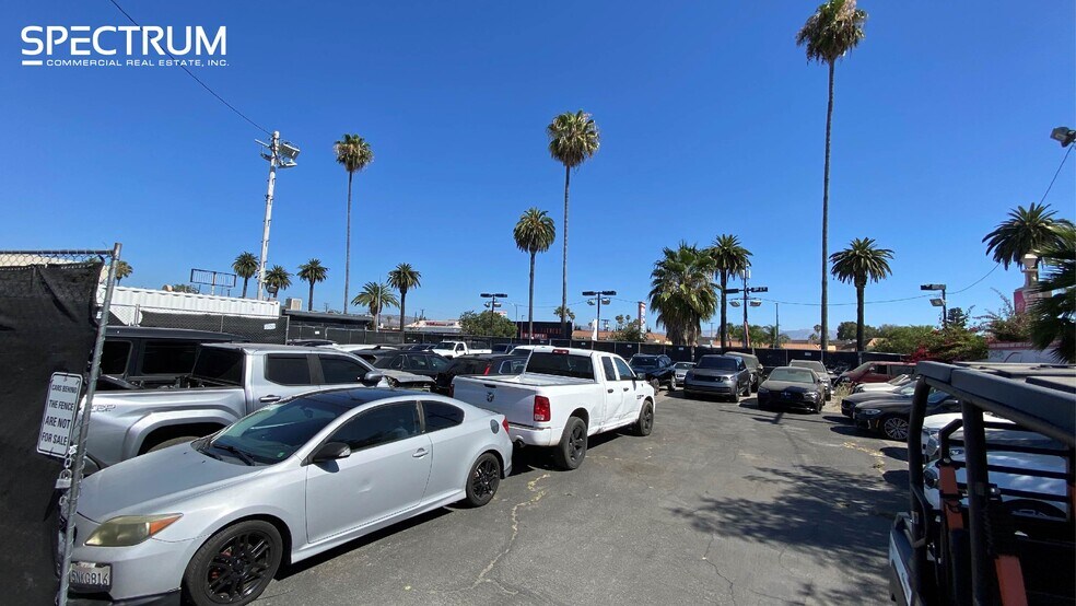 More Photos Of 21012 Sherman Way, Canoga Park Land For Lease