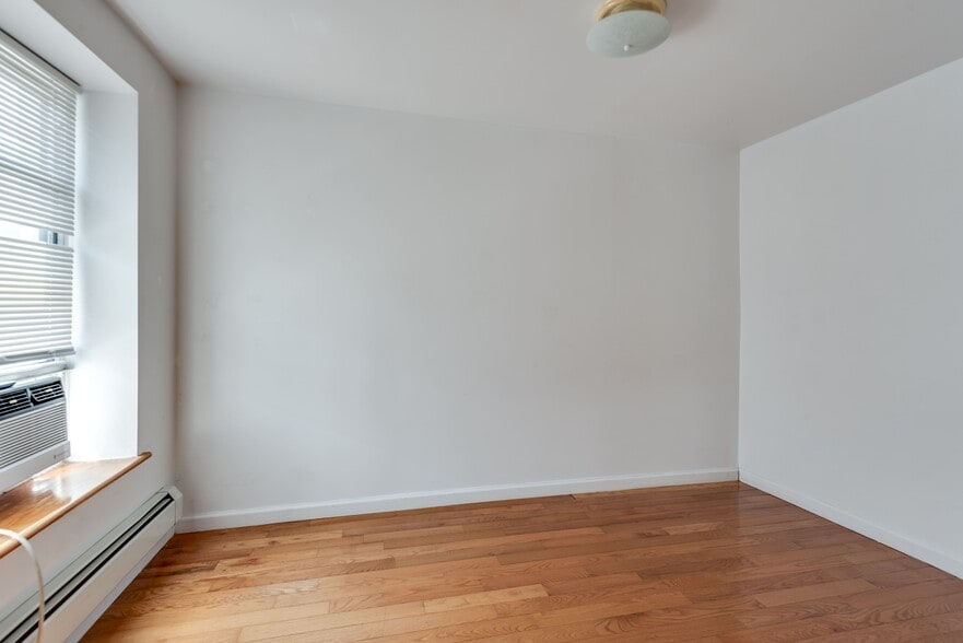 More Photos Of 489 Myrtle Ave, Brooklyn Storefront Retail Residential For Sale