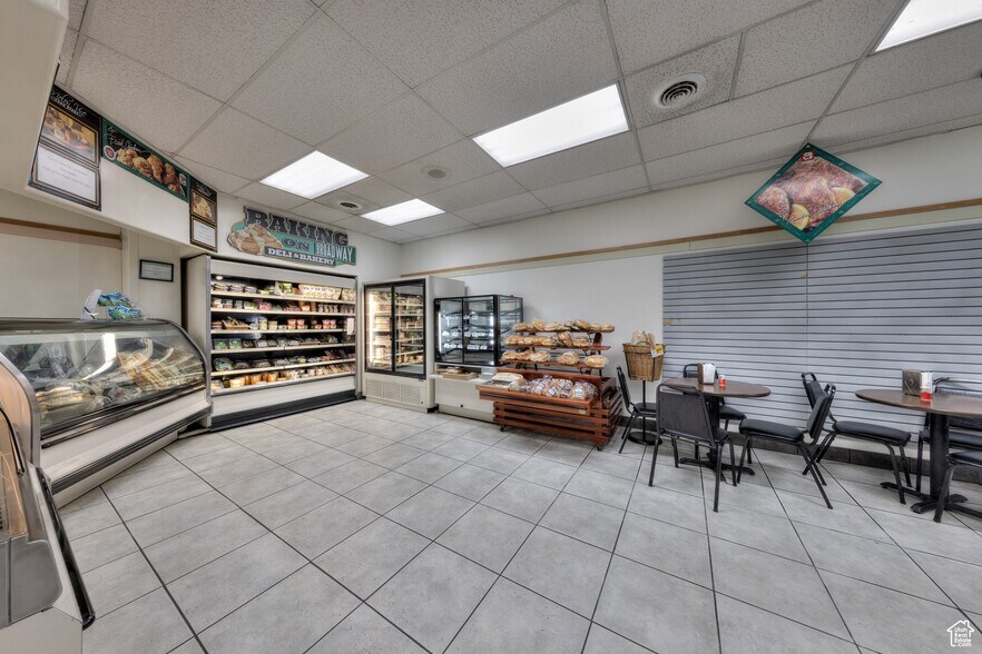 More Photos Of 80 S Broadway St, Green River Supermarket For Sale