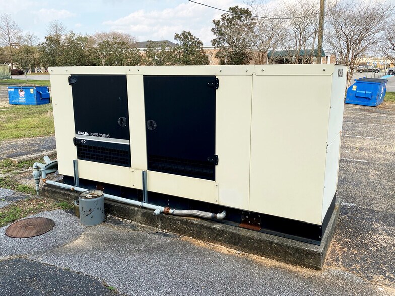 More Photos Of 11 Midtown Park E, Mobile Medical For Lease