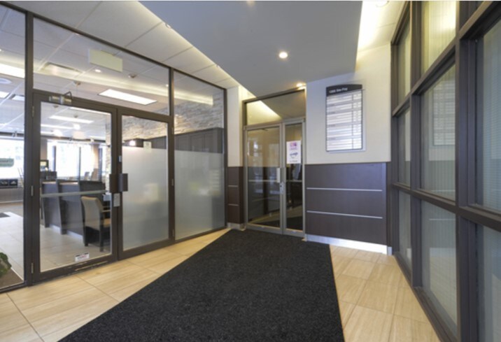 More Photos Of 1305 Ch Sainte-Foy, Québec Office For Sale