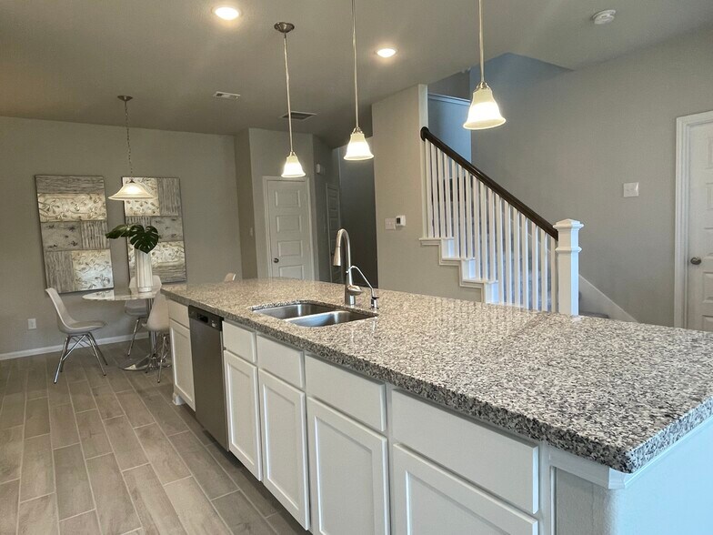 More Photos Of 7407 Hinsdale Dr, Pasadena Apartments For Sale