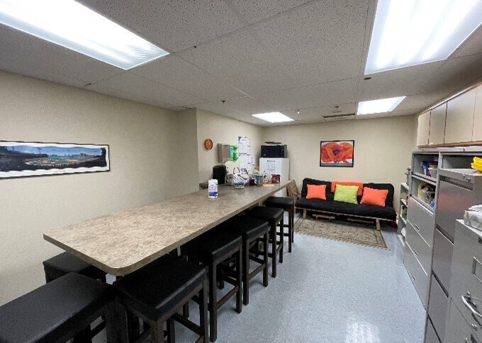 More Photos Of 2 Medical Center Dr, Springfield Medical For Sale