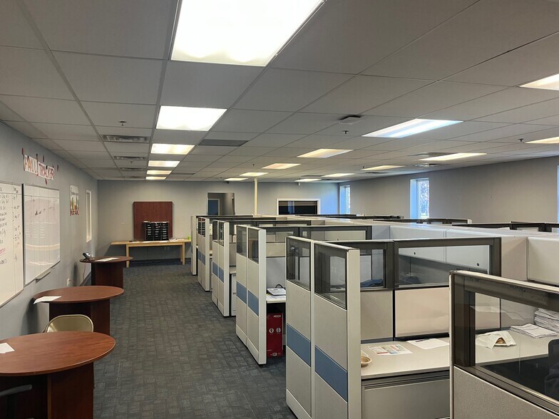 More Photos Of 50-60 Parkway Pl, Edison Warehouse For Sale
