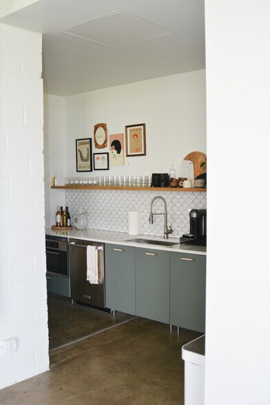 More Photos Of 2530-2532 Converse St, Dallas Light Manufacturing For Sale