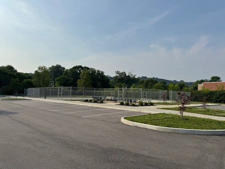 More Photos Of 4627 Dixie Hwy, Louisville Office For Sale