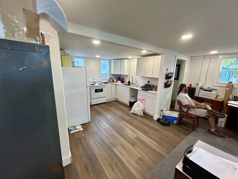 More Photos Of 1534 S 8th St, Fernandina Beach Light Manufacturing For Lease