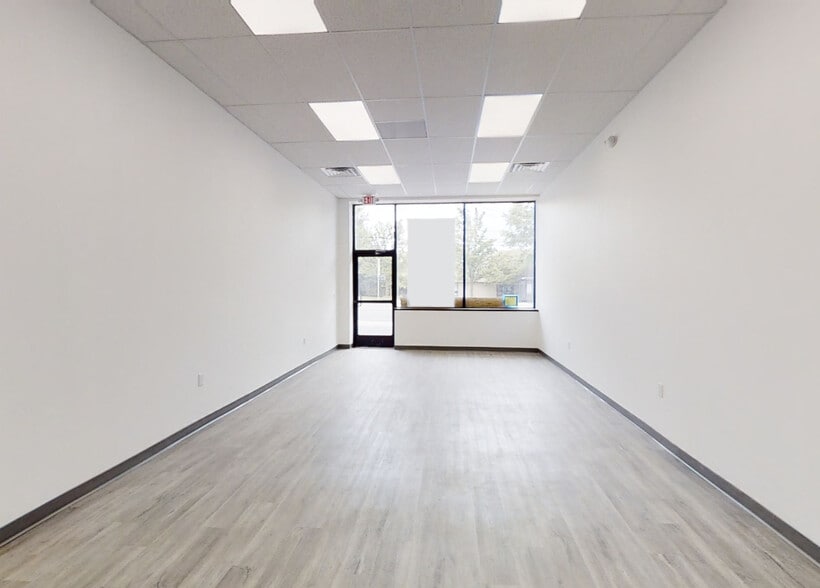 More Photos Of 5130-5158 Peach St, Erie Freestanding For Lease