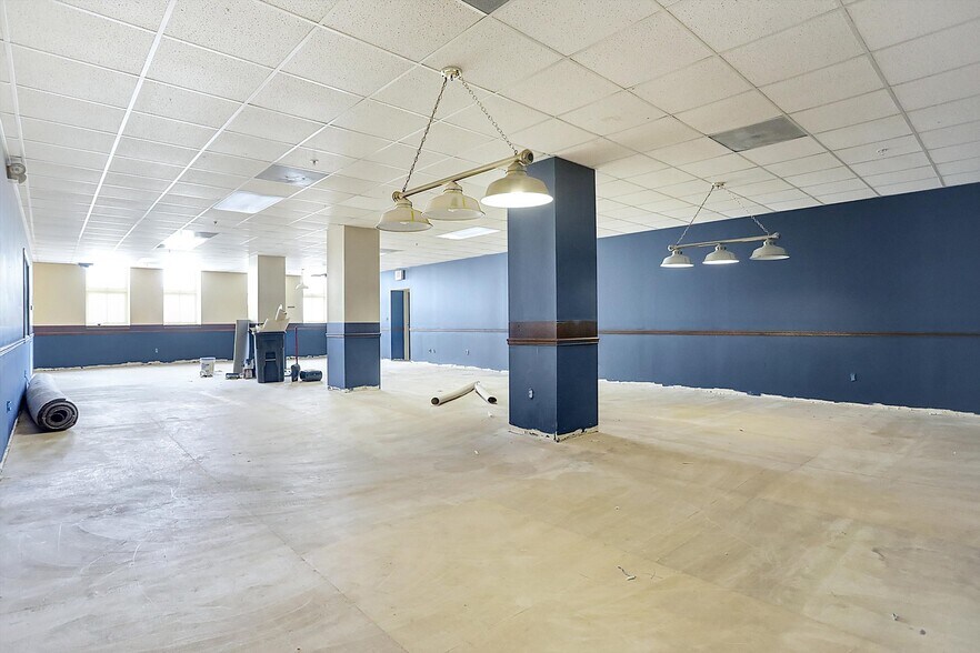 More Photos Of 35 S Main St, Batesville Warehouse For Sale