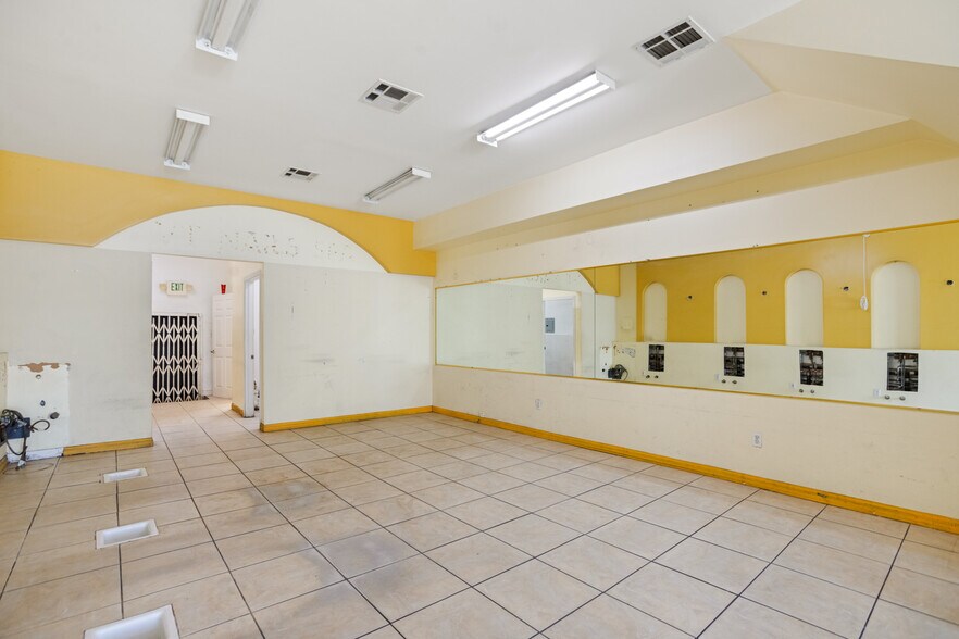 More Photos Of 1411-1419 Westwood Blvd, Los Angeles Storefront Retail Office For Lease