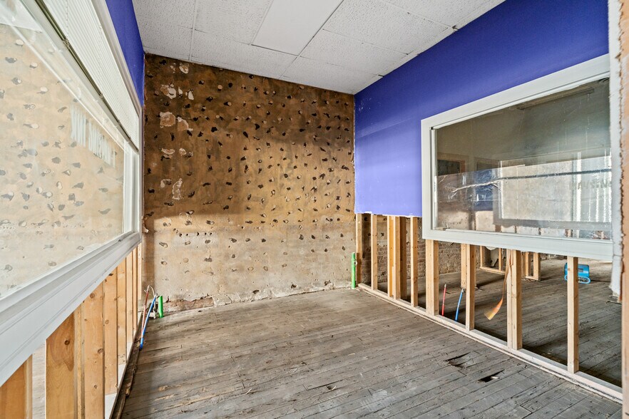 More Photos Of 101 St Clair St, Frankfort Loft Creative Space For Sale
