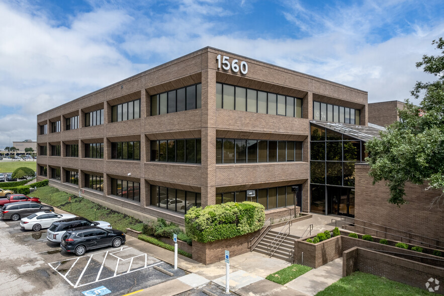 Primary Photo Of 1560 W Bay Area Blvd, Friendswood Office For Lease