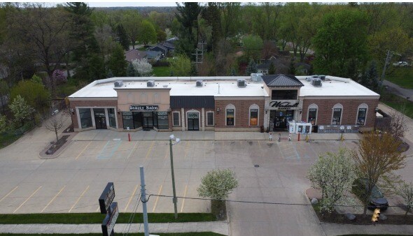 More Photos Of 7275 Cooley Lake Rd, West Bloomfield Storefront For Lease