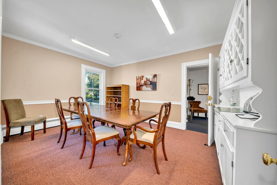 More Photos Of 68 Park St, Andover Office For Sale