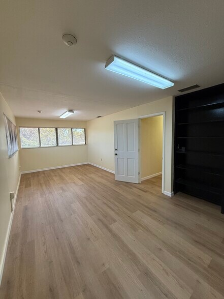 More Photos Of 5550 26th St, Bradenton Medical For Sale