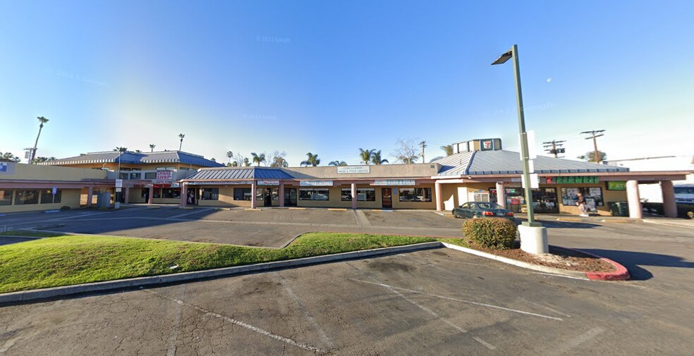 More Photos Of 3175-3185 Midway Dr, San Diego Storefront For Lease