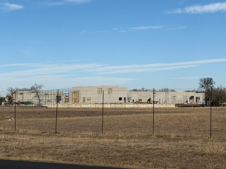 More Photos Of 1004 Capella Pky, Georgetown Unknown For Lease