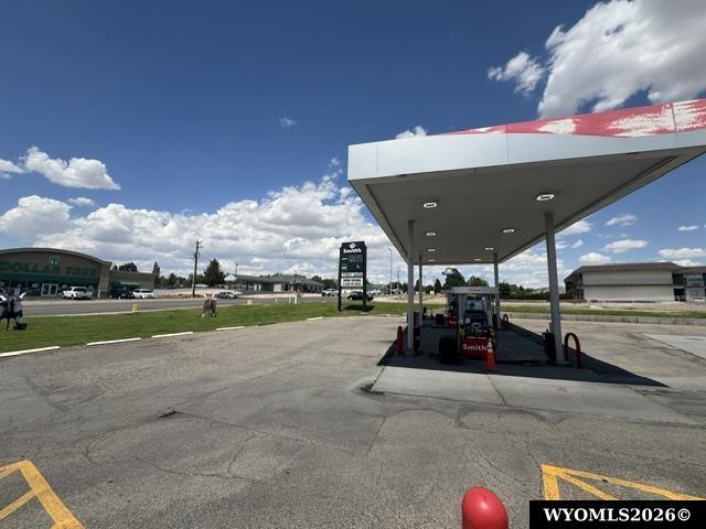 More Photos Of 2558 Foothill Blvd, Rock Springs Service Station For Sale