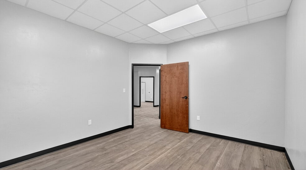 More Photos Of 16510 W Basin St, Odessa Warehouse For Sale