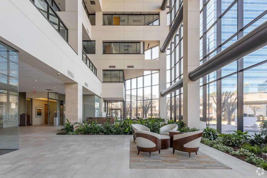 More Photos Of 1200 Riverplace Blvd, Jacksonville Office For Lease