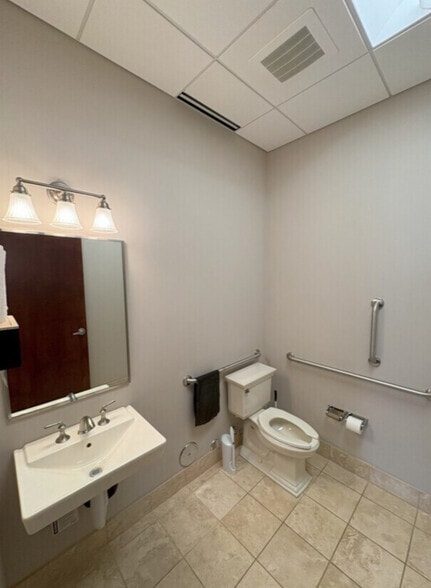 More Photos Of 455 Swiftside Dr, Raleigh Office For Lease