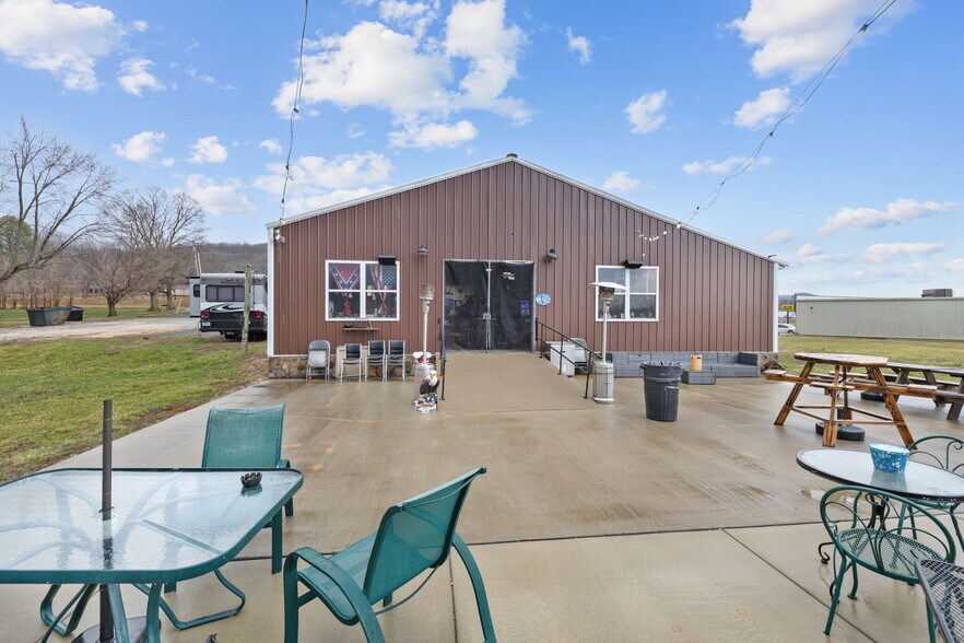 More Photos Of 714 N Saint Mary St, Pilot Knob Freestanding For Sale