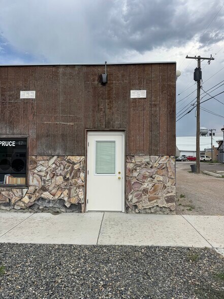 More Photos Of 106 N Spruce St, Townsend Office For Lease