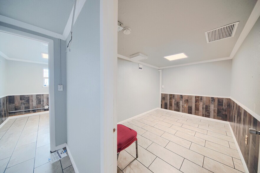 More Photos Of 33 E Magnolia St, Stockton Office For Lease