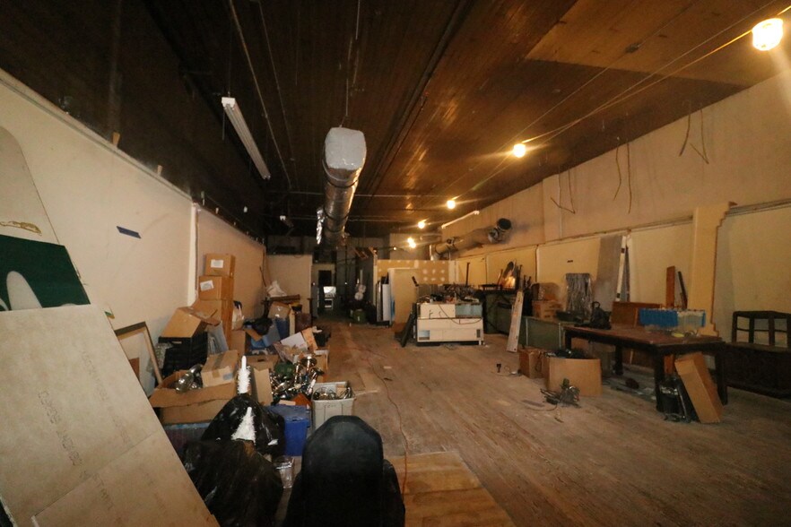 More Photos Of 305 8th St, Augusta Freestanding For Sale