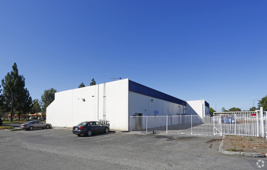 More Photos Of 1941-1947 Tully Rd, San Jose Unknown For Lease
