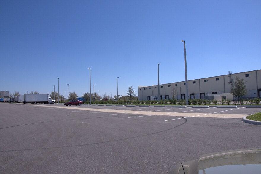 More Photos Of 3240 Clover Ridge Ave, Ruskin Unknown For Lease