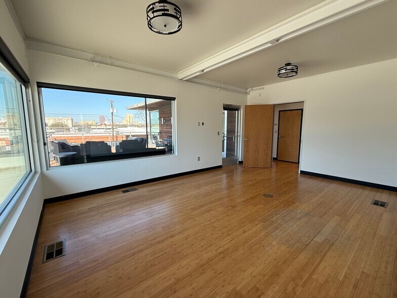 More Photos Of 4000 East Side Ave, Dallas Loft Creative Space For Lease