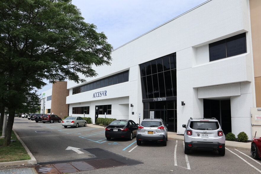 More Photos Of 711 Stewart Ave, Garden City General Retail For Lease