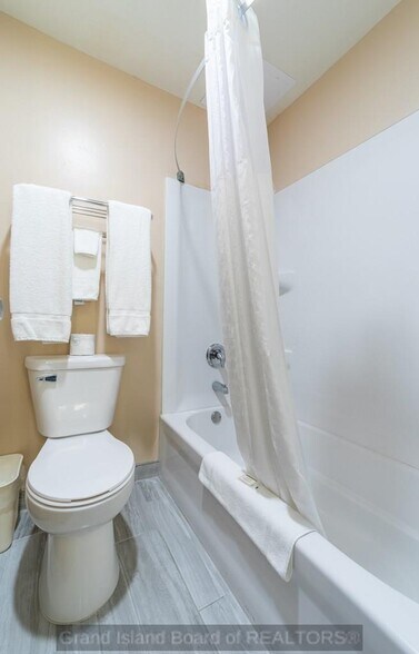 More Photos Of 3205 S Locust St, Grand Island Hotel For Sale