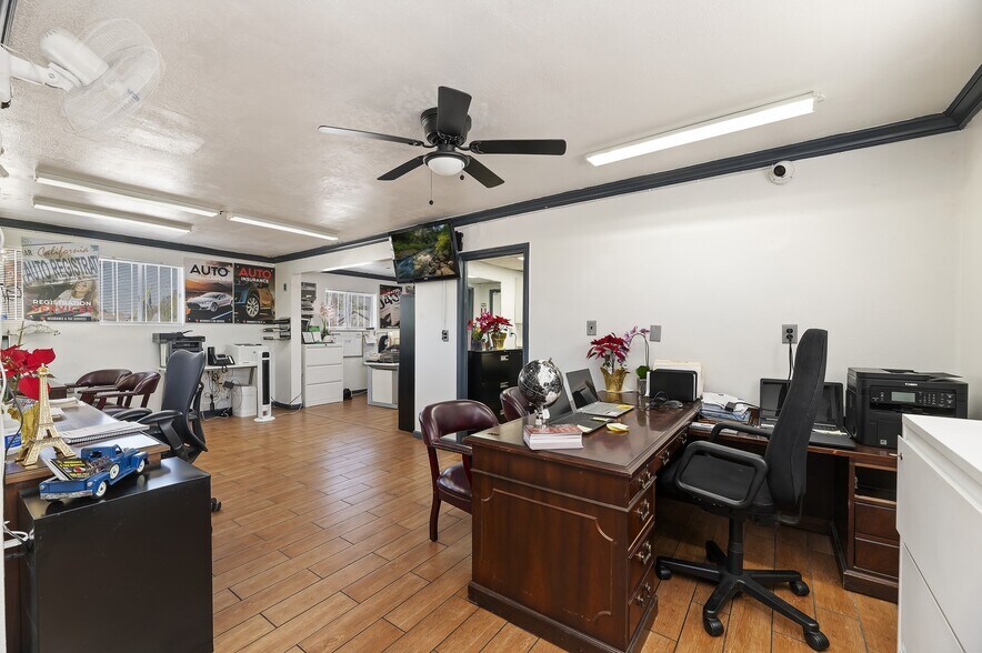 More Photos Of 16870 Merrill Ave, Fontana Freestanding For Sale