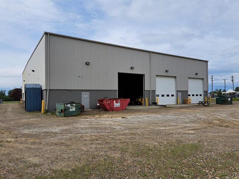 More Photos Of 8316 Alaska Rd, Fort St John Warehouse For Lease