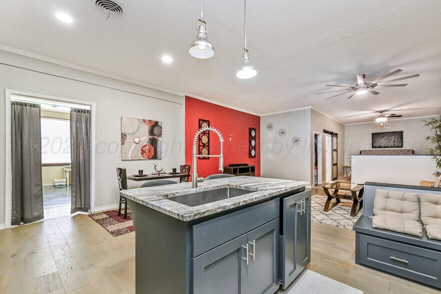 More Photos Of 915 W Wilks St, Pampa Office For Sale