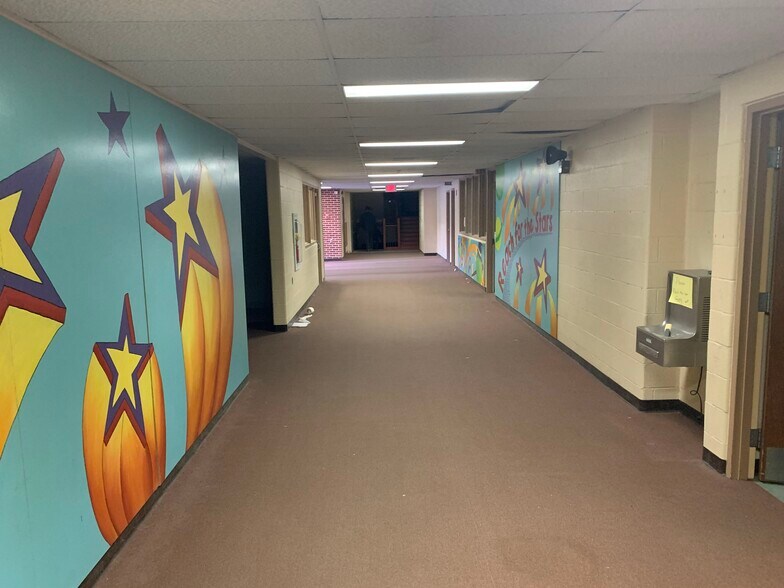 More Photos Of 105 E High St, Manheim Schools For Sale