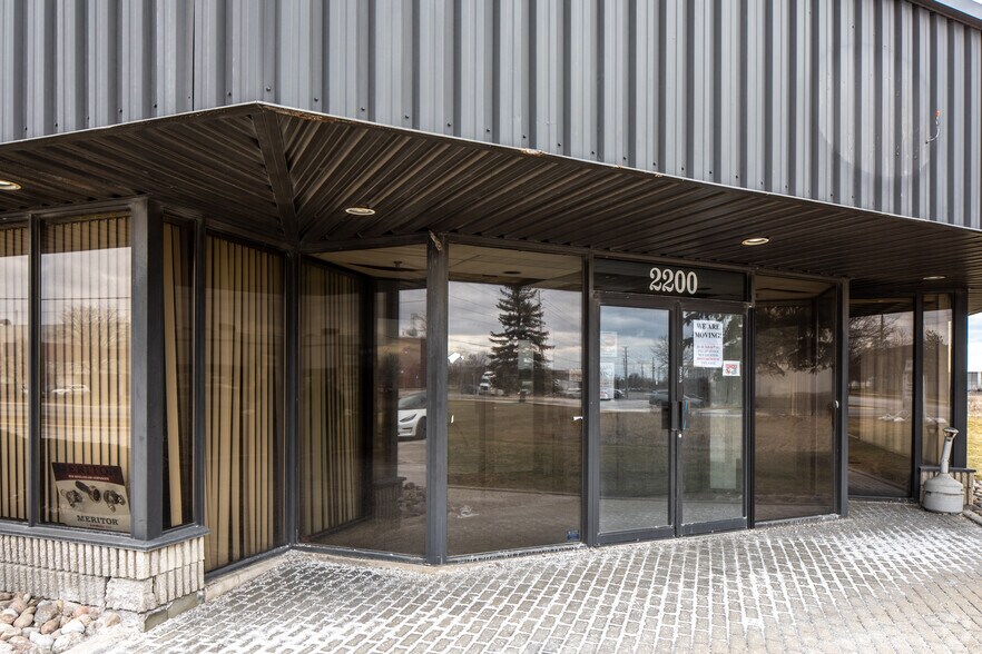 More Photos Of 2200 Drew Rd, Mississauga Warehouse For Sale