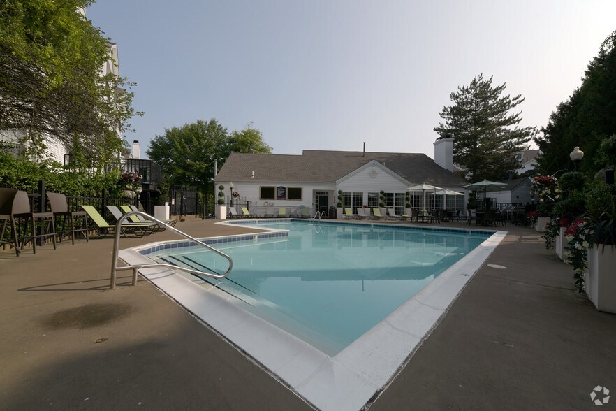More Photos Of 100 Elena St, Cranston Apartments For Sale