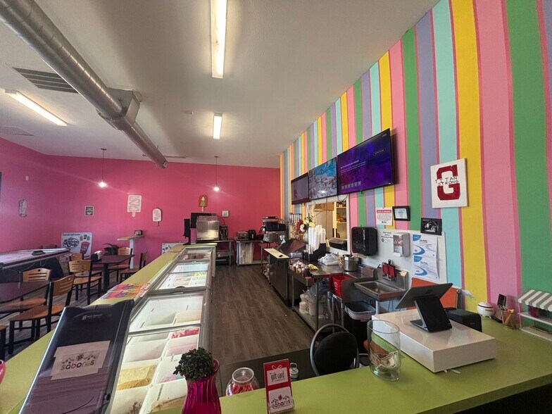 More Photos Of 323 N Main St, Chatham General Retail For Lease