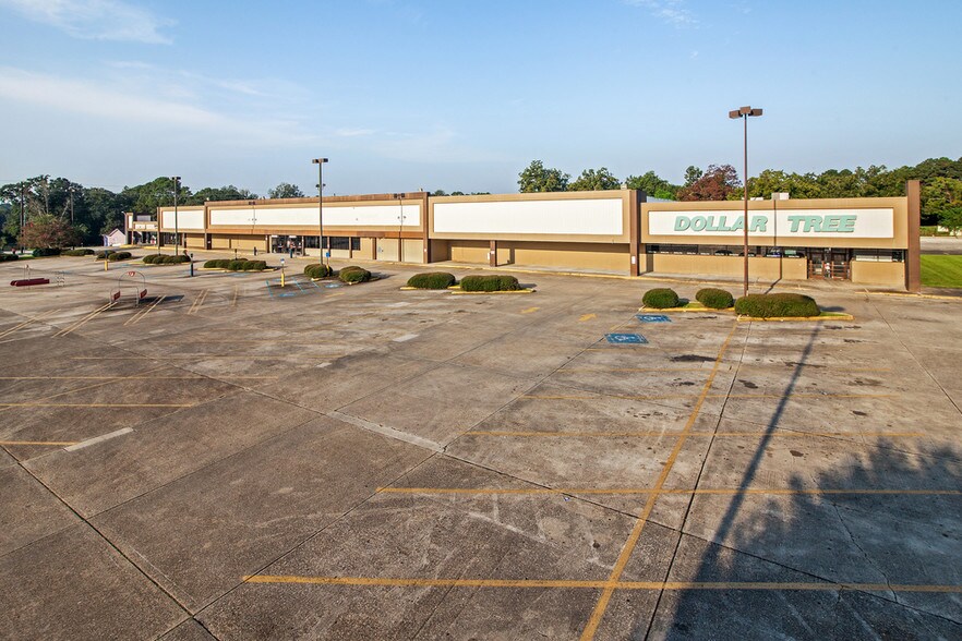 More Photos Of 3803 Moss St, Lafayette General Retail For Lease