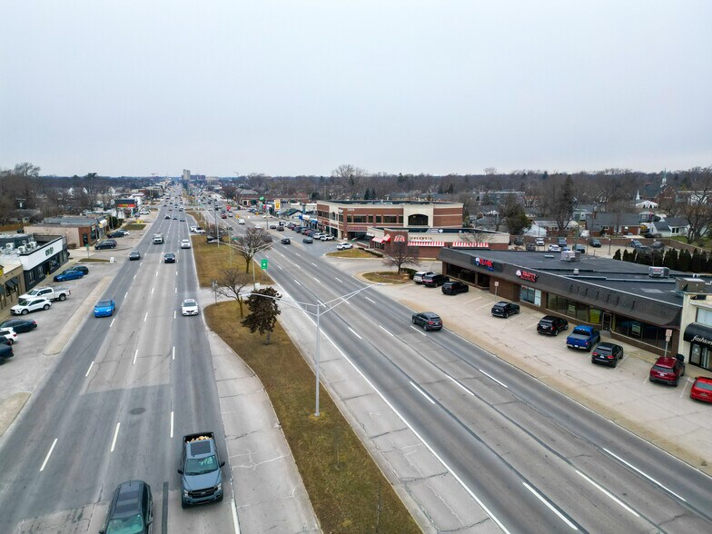 More Photos Of 32778-32782 Woodward Ave, Royal Oak General Retail For Sale