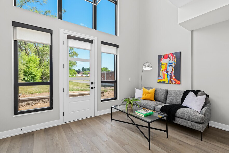 More Photos Of 460 W Tienken Rd, Rochester Hills Apartments For Sale